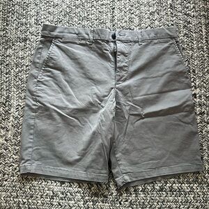 ⭐️Old Navy gray shorts